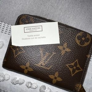 LV authentic Wallet zippy coin purse